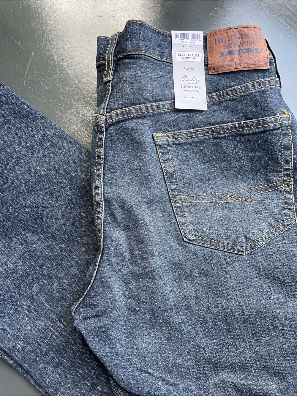Levi's Men's Dark Blue Straight Jeans with Leather Patch